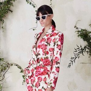 L'AGENCE Kenzie Rose Print Blazer. Size 2